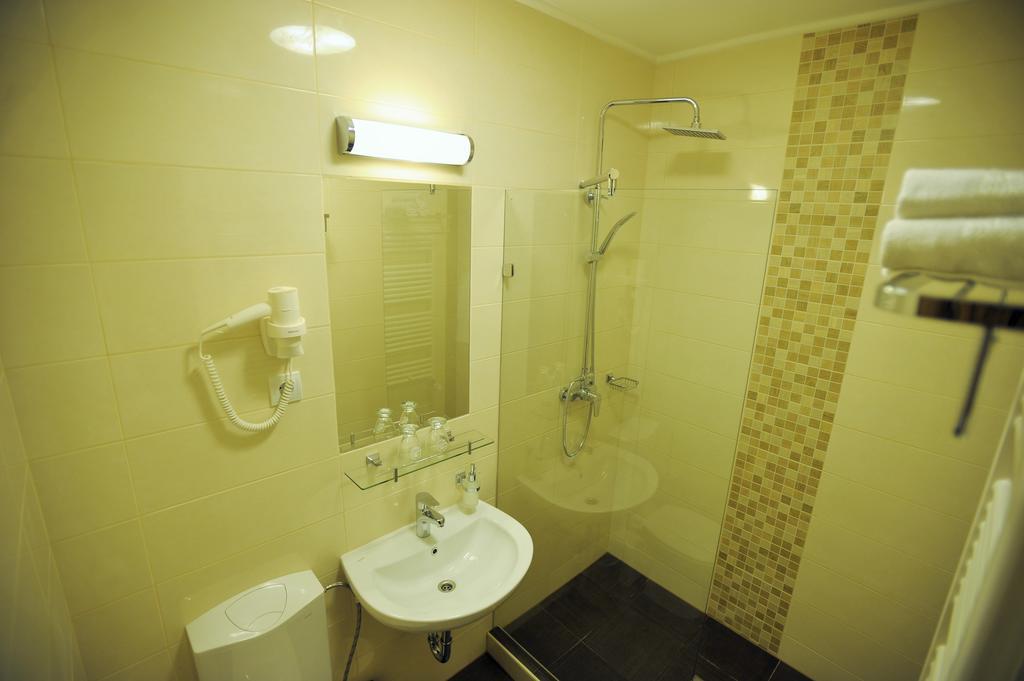 Park Hotel Гюла Стая снимка