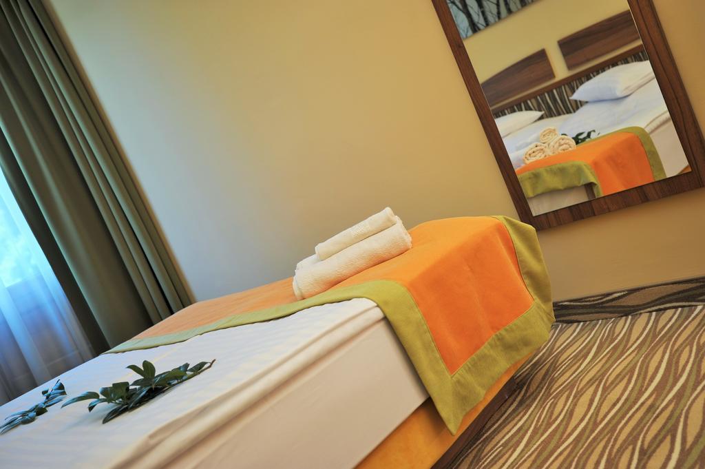 Park Hotel Гюла Стая снимка