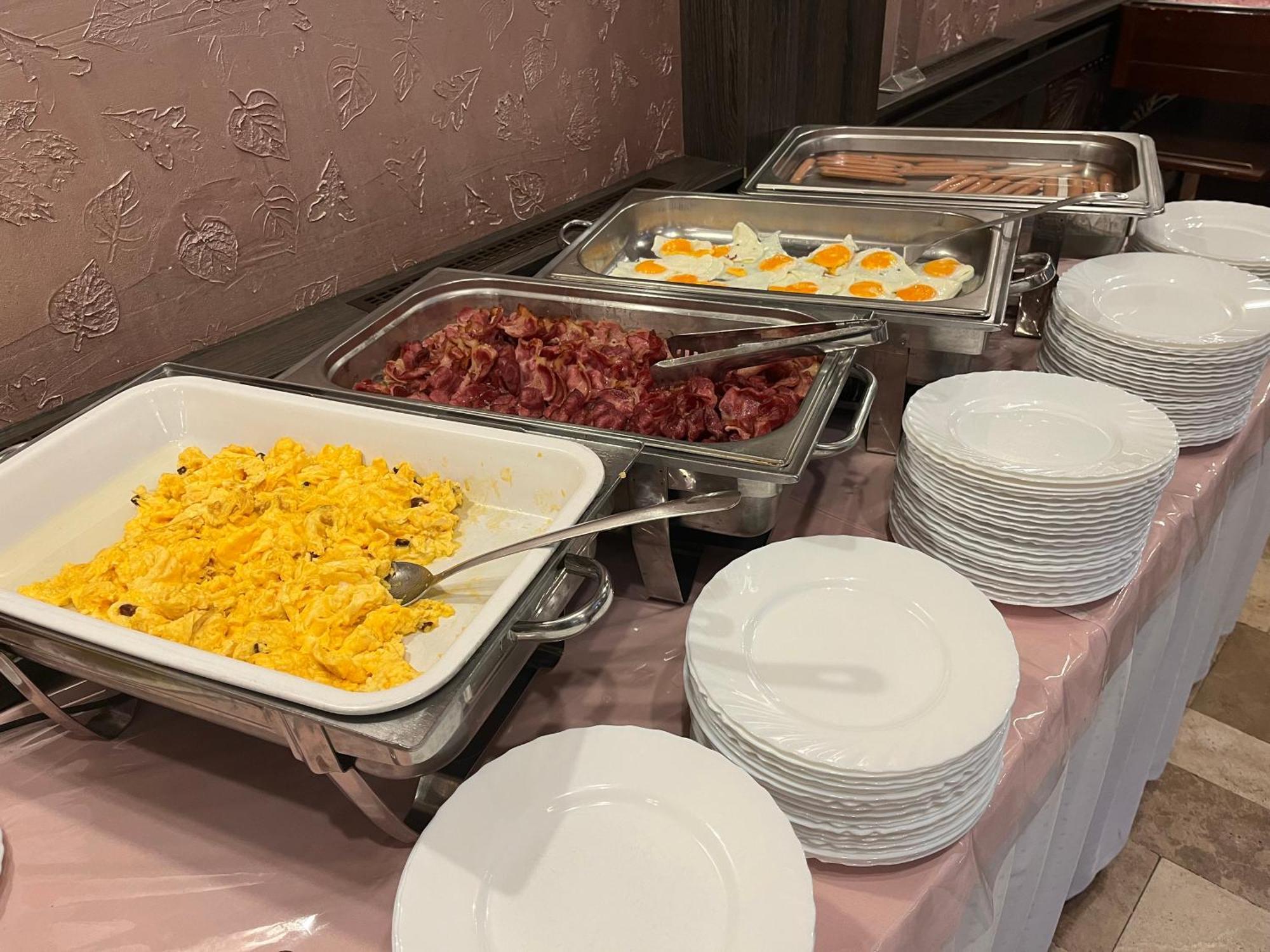 Park Hotel Гюла Екстериор снимка