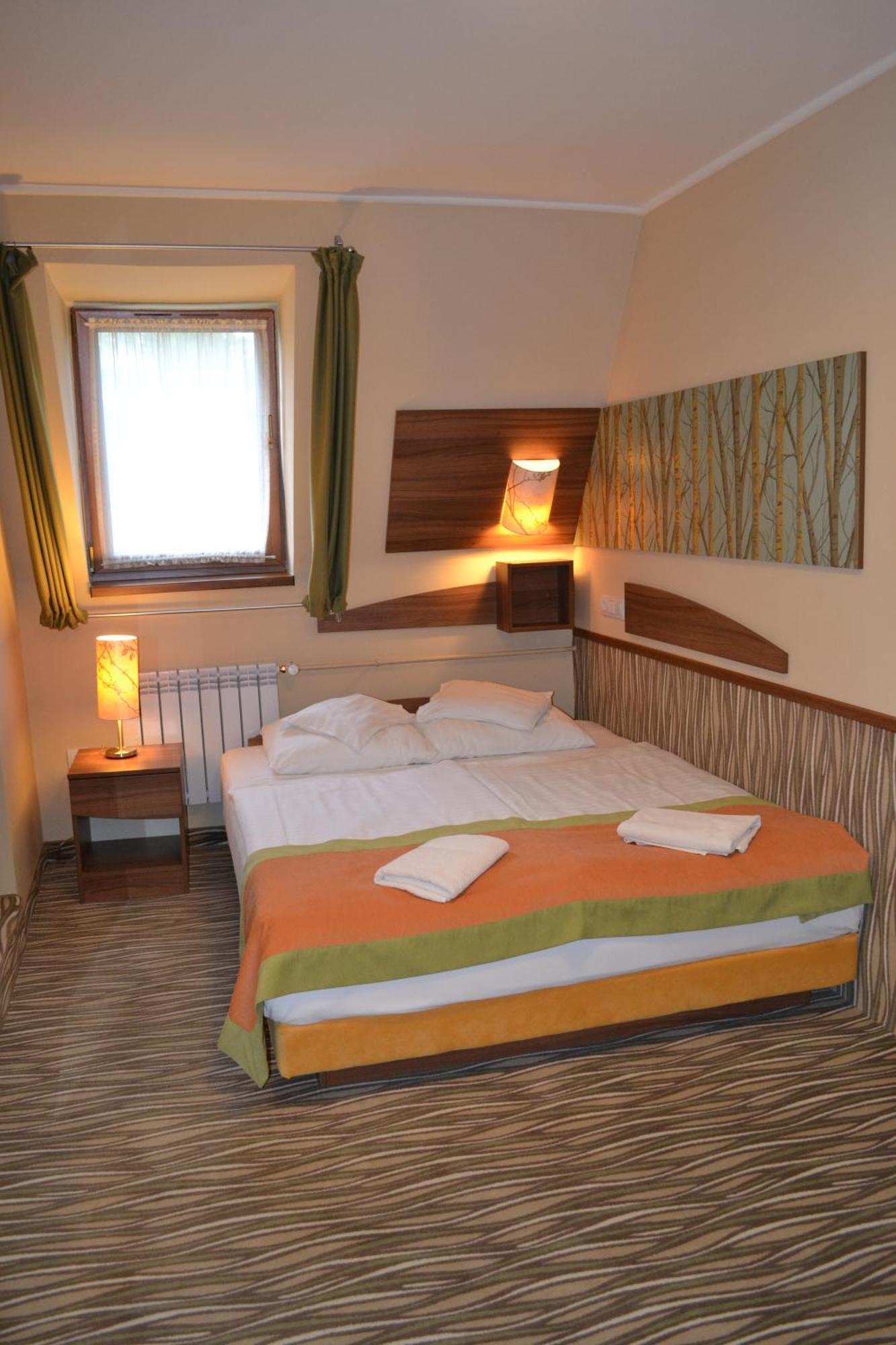 Park Hotel Гюла Екстериор снимка
