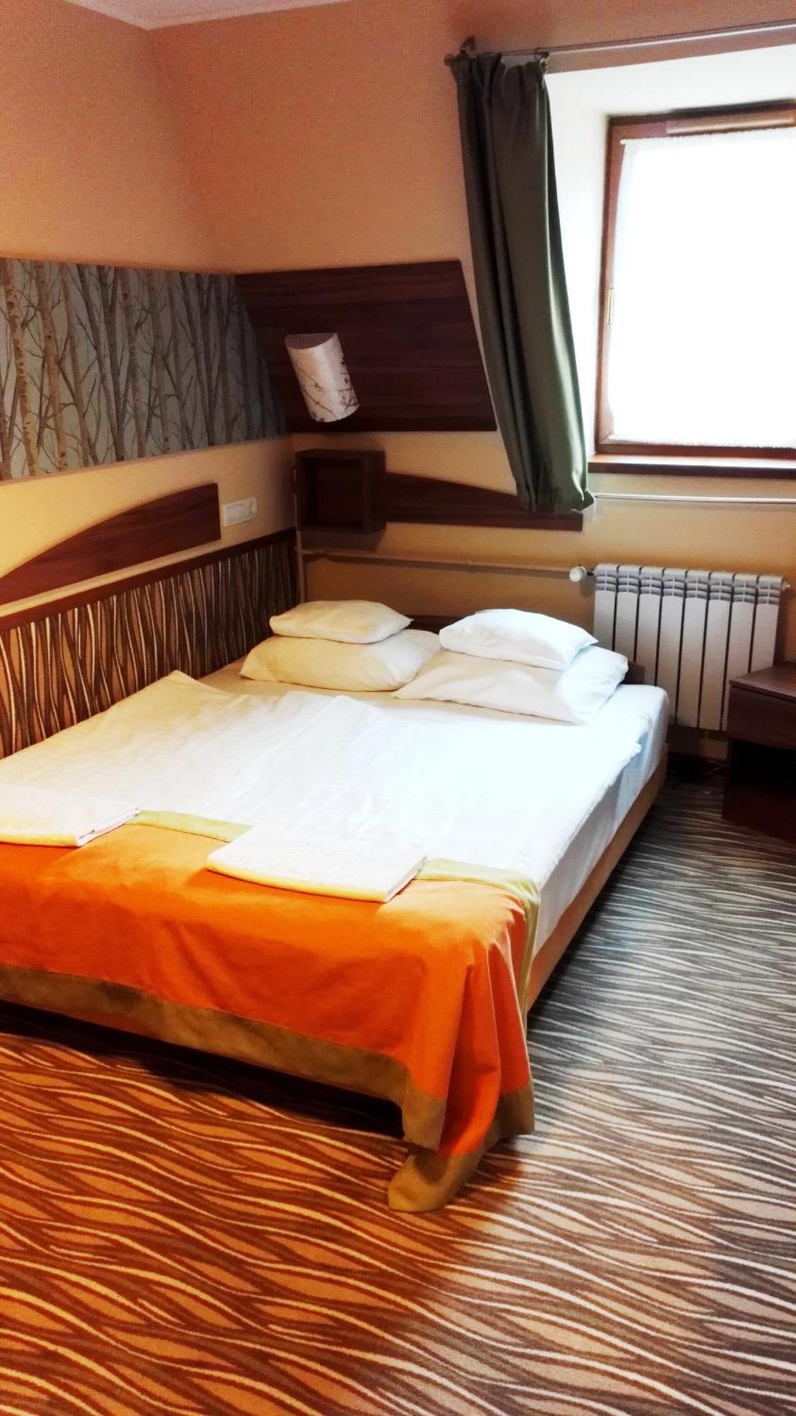 Park Hotel Гюла Екстериор снимка