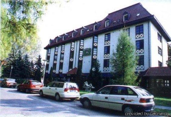 Park Hotel Гюла Екстериор снимка